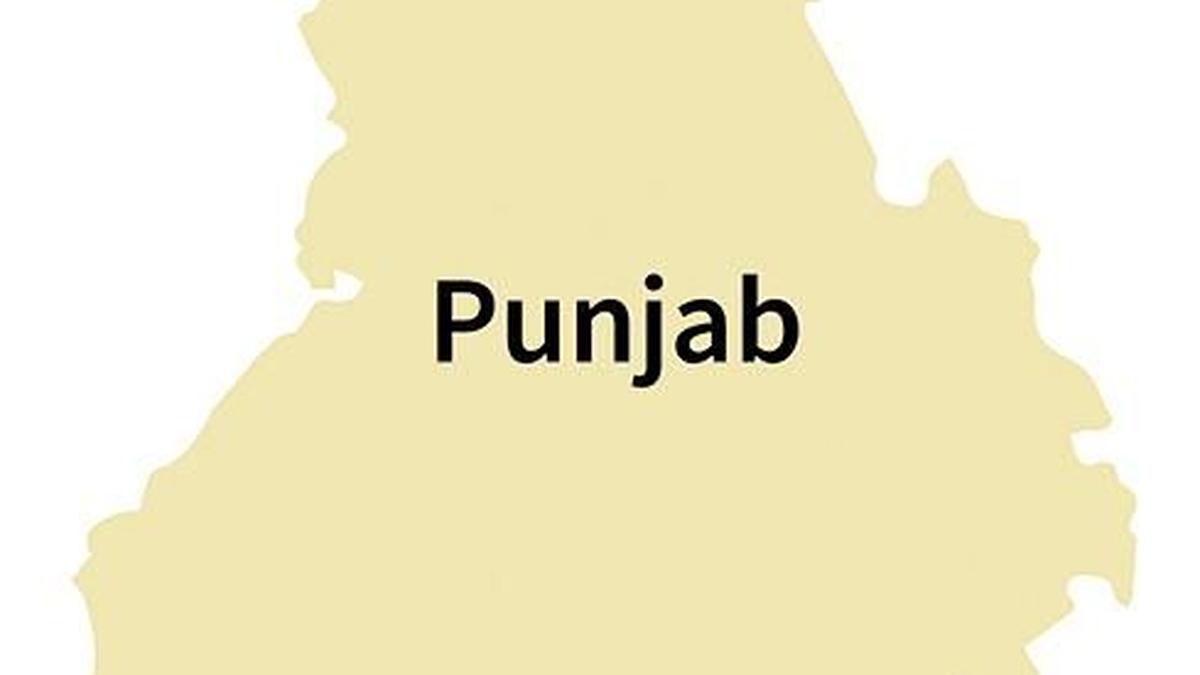 Memainkan surat Punjab di Delhi